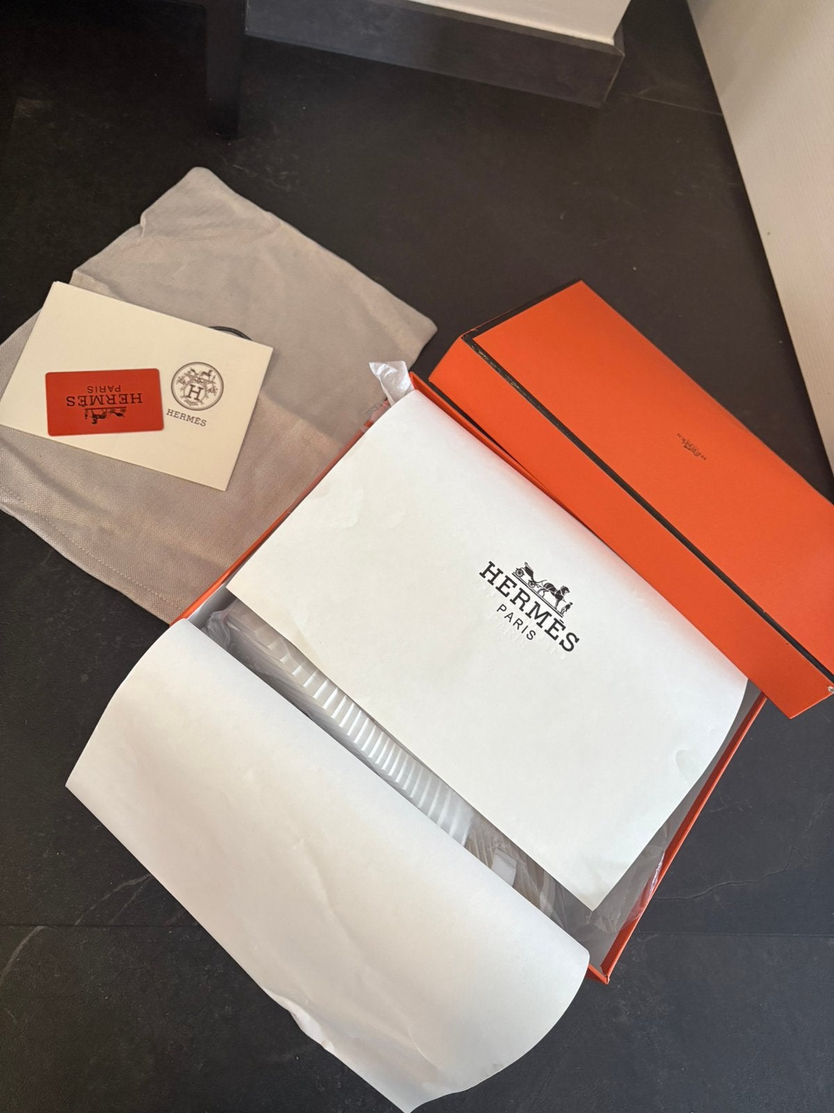 Chaussures New Hermes - beiges - taille 40, Vêtements | Hommes, Chaussures, Neuf, Enlèvement ou Envoi, Autres couleurs, Baskets