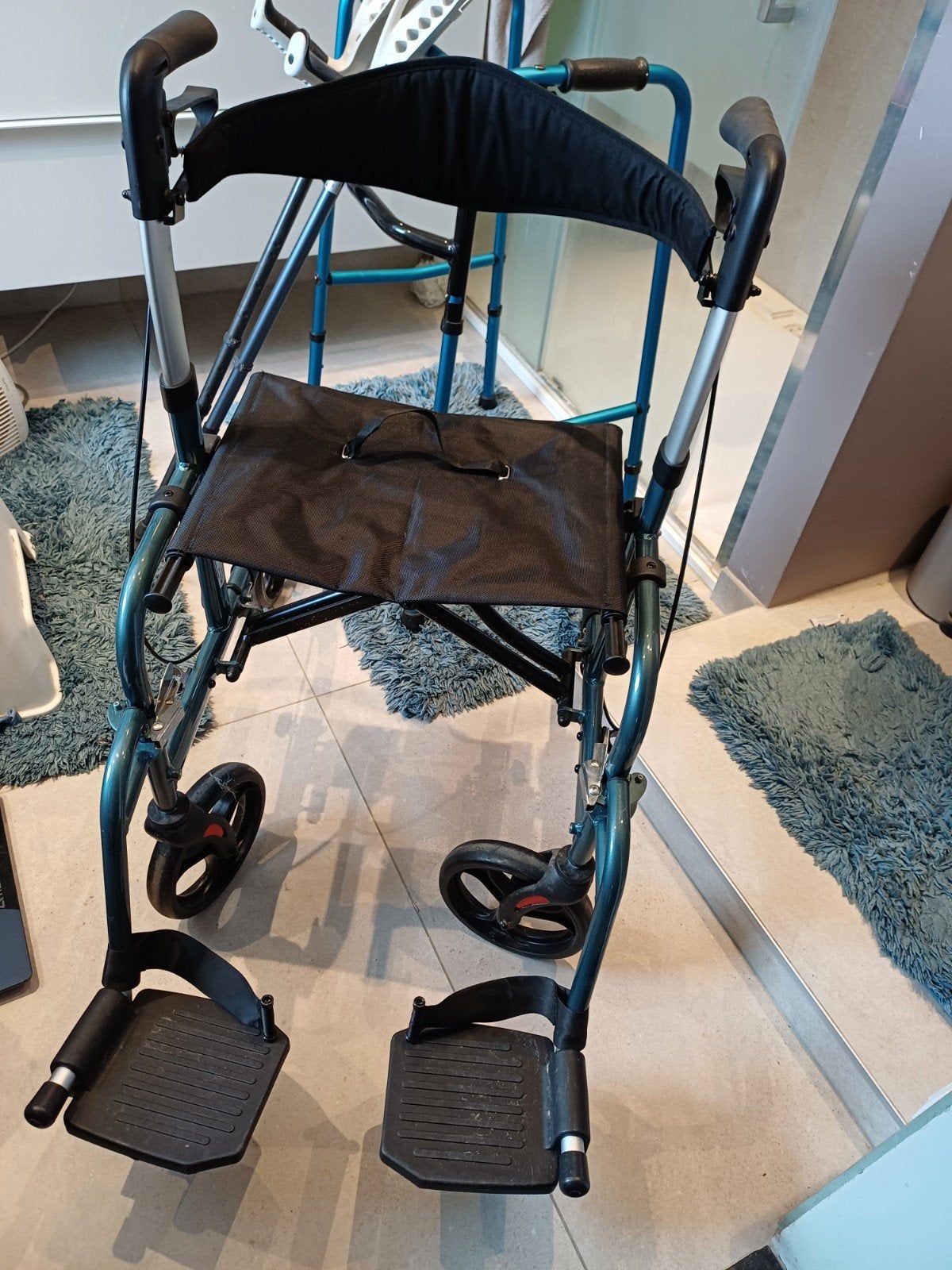 voorbehouden tot 14/9 rolstoel krukken en looprekje alles s, Diversen, Ophalen, Inklapbaar, Gebruikt, Duwrolstoel