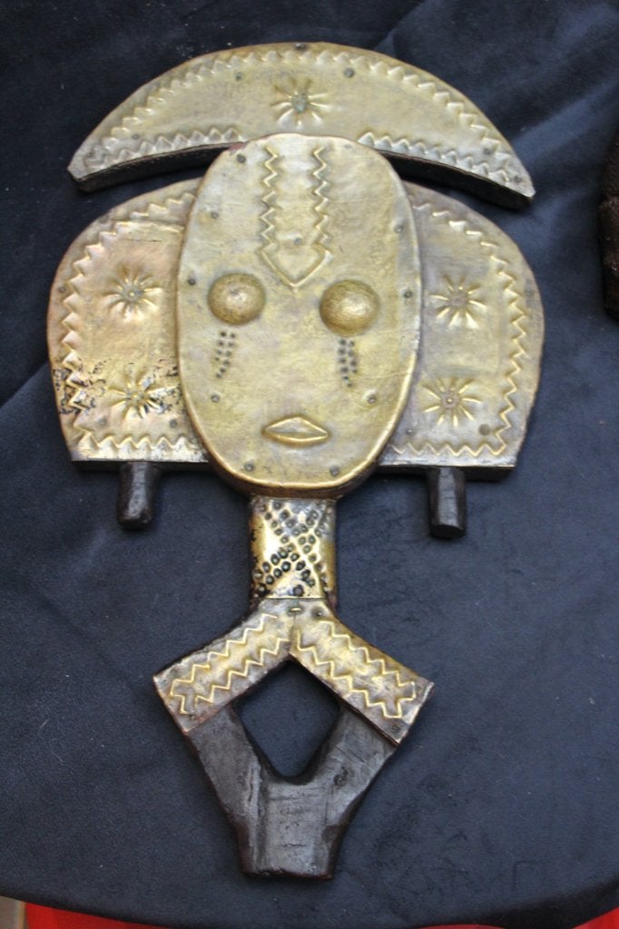 Kota - Obamba-reliquary beeld, Ophalen