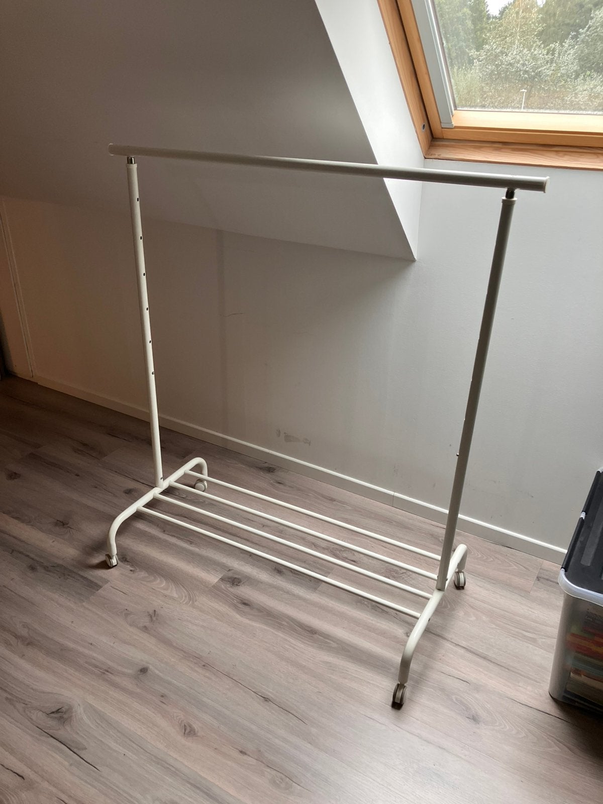 Kledingrek Ikea wit, Ophalen, Met wielen, Gebruikt