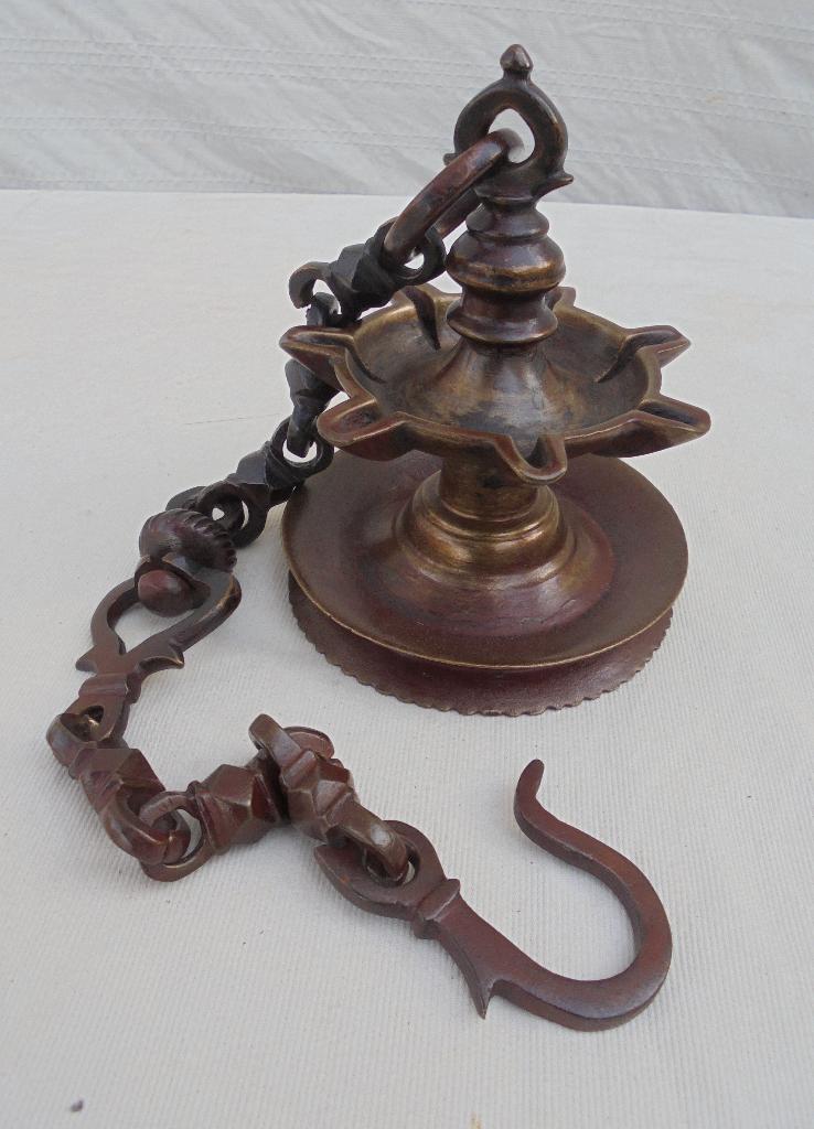 Vroege bronzen olielamp snotneus, Ophalen of Verzenden