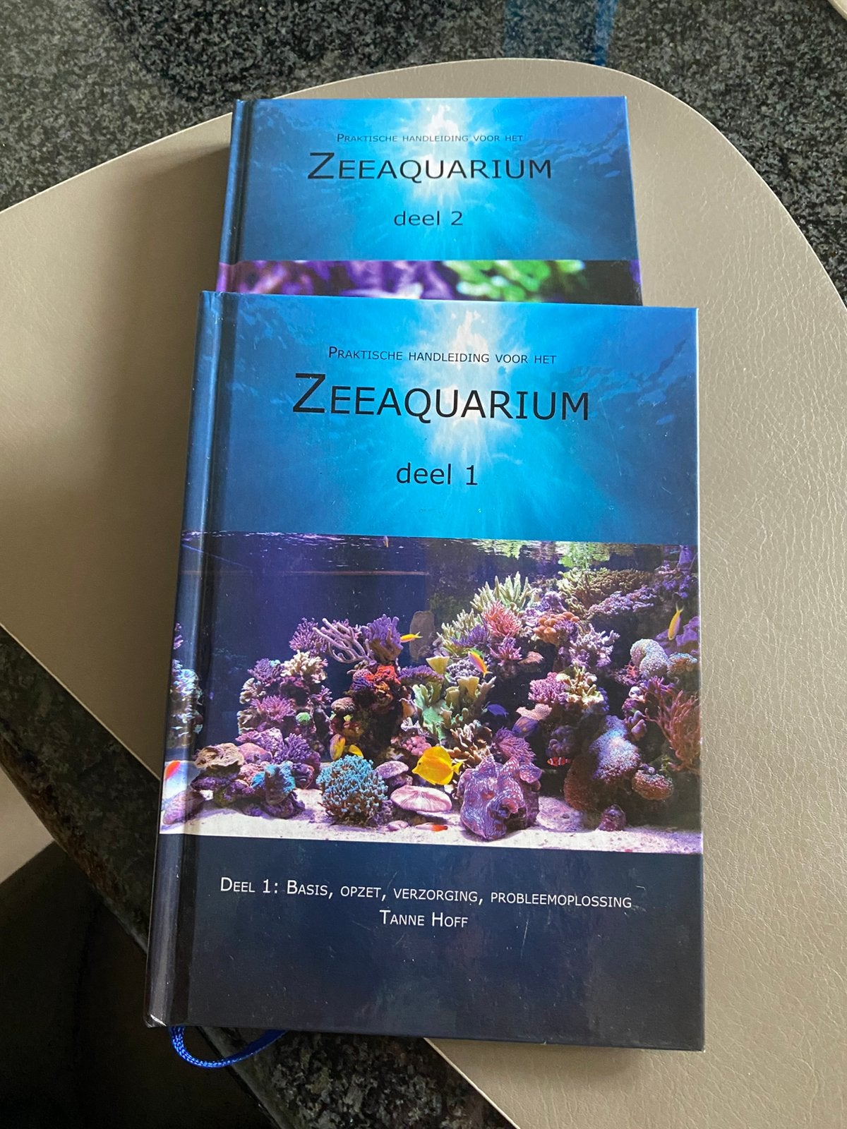 2 boeken zeeaquapium, Dieren en Toebehoren, Vissen | Aquaria en Toebehoren, Ophalen, Zo goed als nieuw