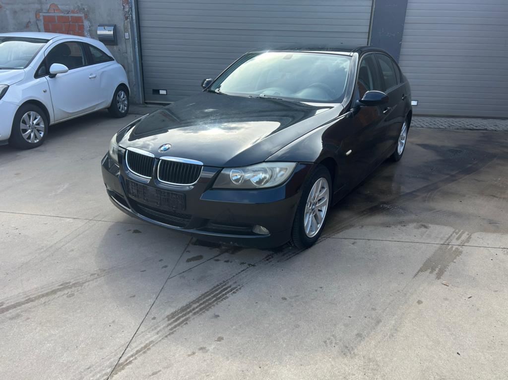 BMW 3-serie 318i 2007 Zwart Automaat EXPORT, Auto's, BMW, Automaat, 4 cilinders, Zwart, Euro 4