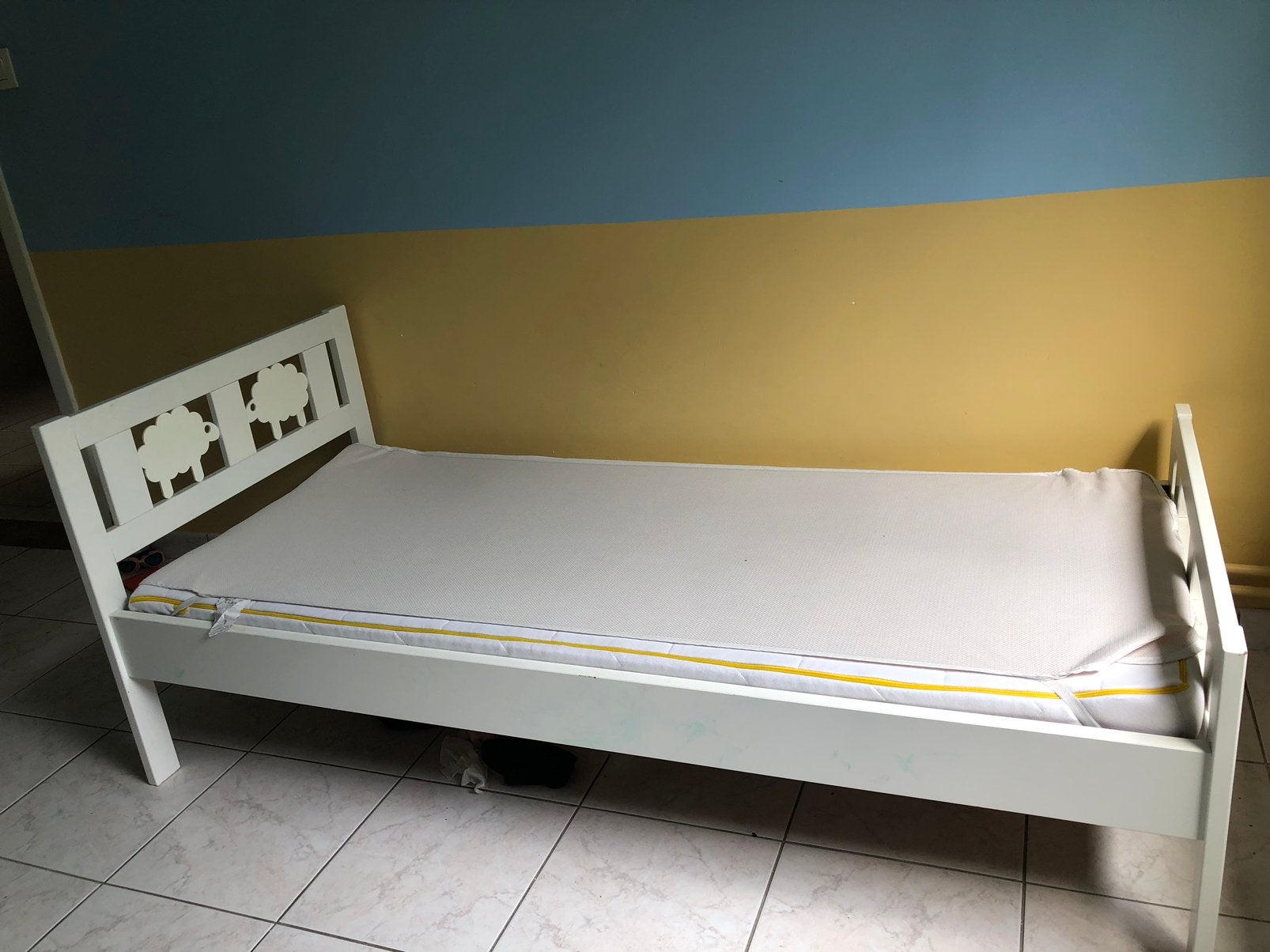Kleuterbed, Ophalen, Zo goed als nieuw, Matras