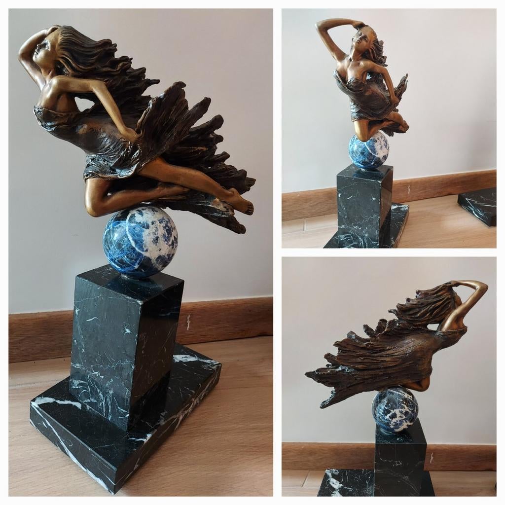 Ebano bronzen sculptures, Enlèvement
