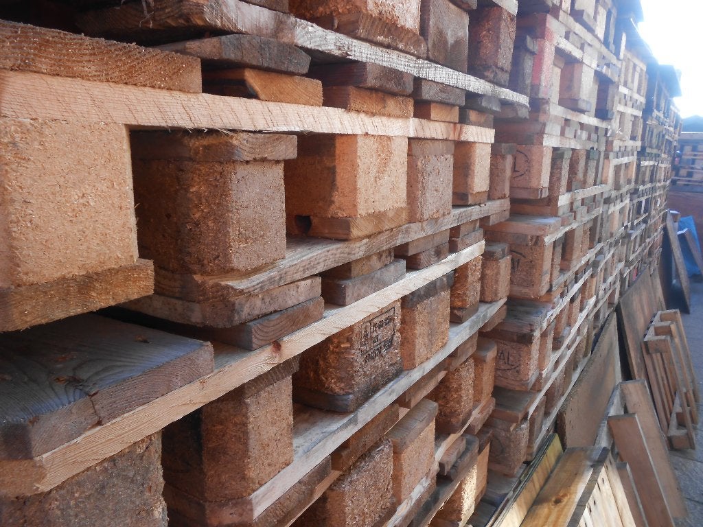 Europaletten, Doe-het-zelf en Bouw, Gebruikt, Ophalen of Verzenden, 50 mm of meer, Minder dan 200 cm