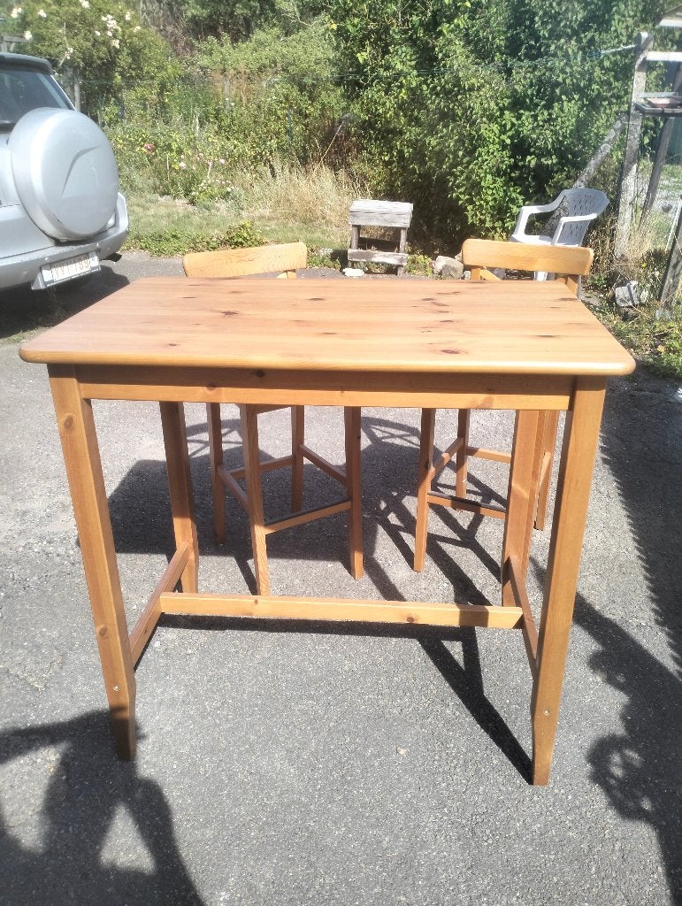 table haute et chaises, 100 à 150 cm, Jusqu'à deux personnes, Enlèvement, Utilisé