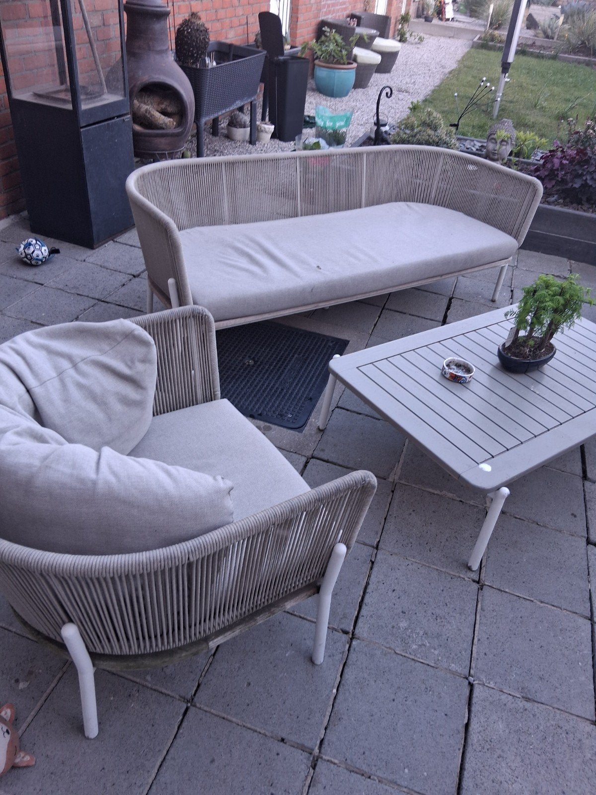 Lounge, Ophalen