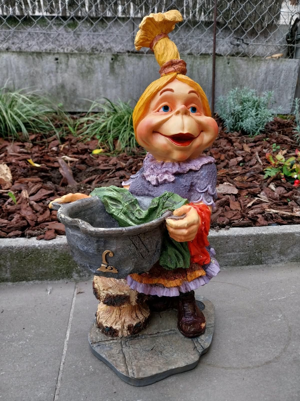 Beeld Vrouw Laaf, Hoogte 41.5cm., Verzamelen, Ophalen