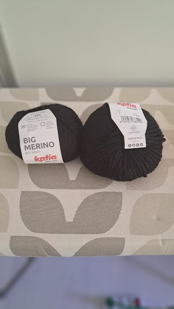Lot de 2 pelotes Katia Big Mérinos noir, Enlèvement ou Envoi, Neuf, Tricot ou Crochet, Laine ou Fils