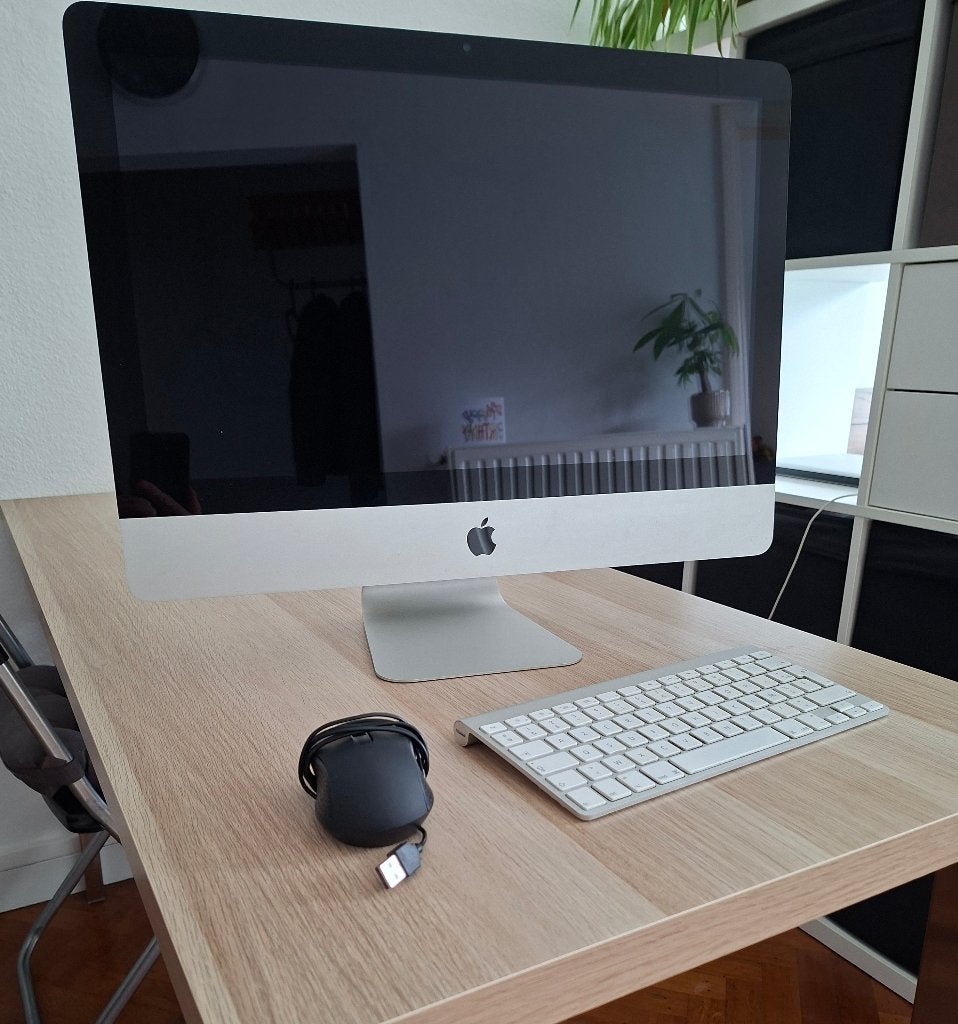 I MAC (Mi-2011) 21,5 Pouces, Informatique & Logiciels, Apple Desktops, Utilisé, iMac, HDD, 4 GB, Enlèvement