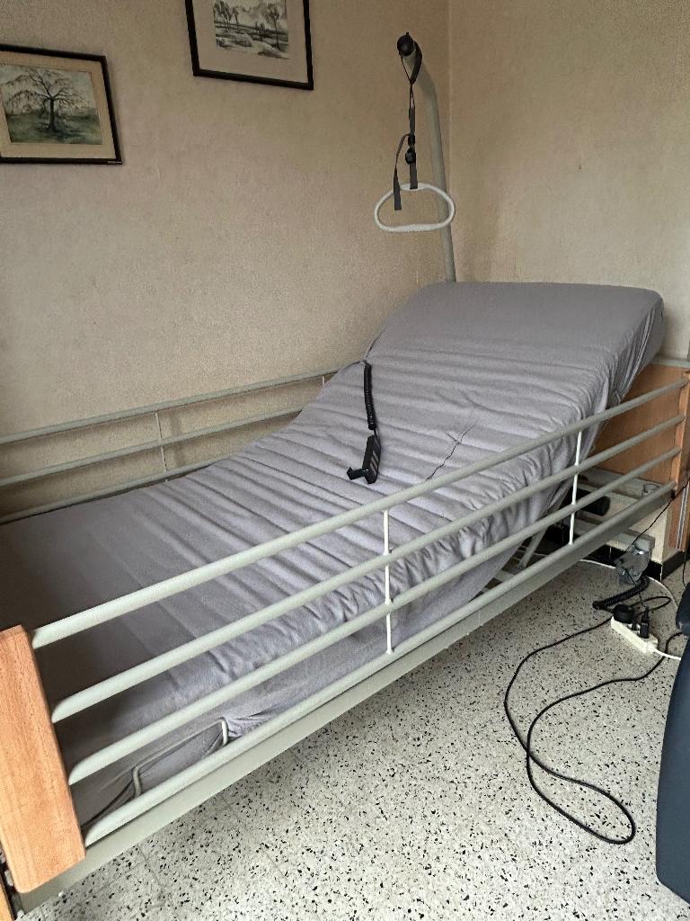 Elektrisch ziekenhuisbed, Huis en Inrichting, Slaapkamer | Bedden, Ophalen, Overige materialen, Verstelbaar, 90 cm