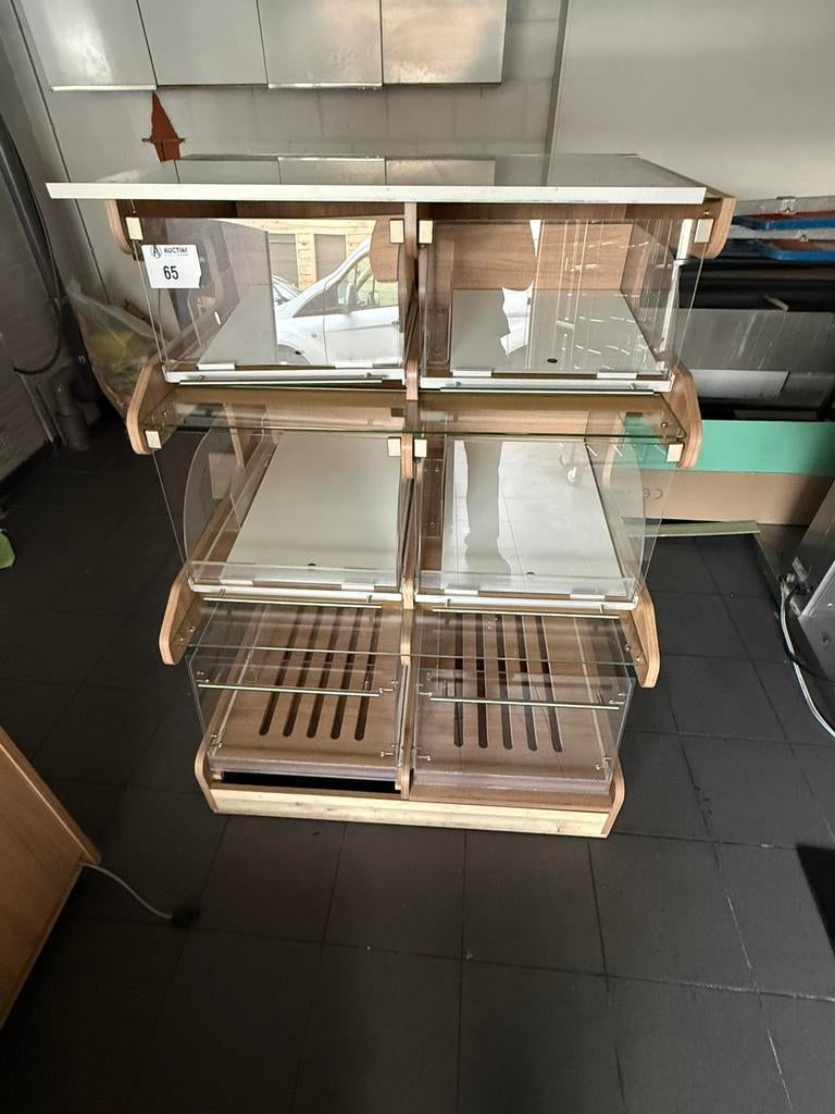Broodkast, Ophalen