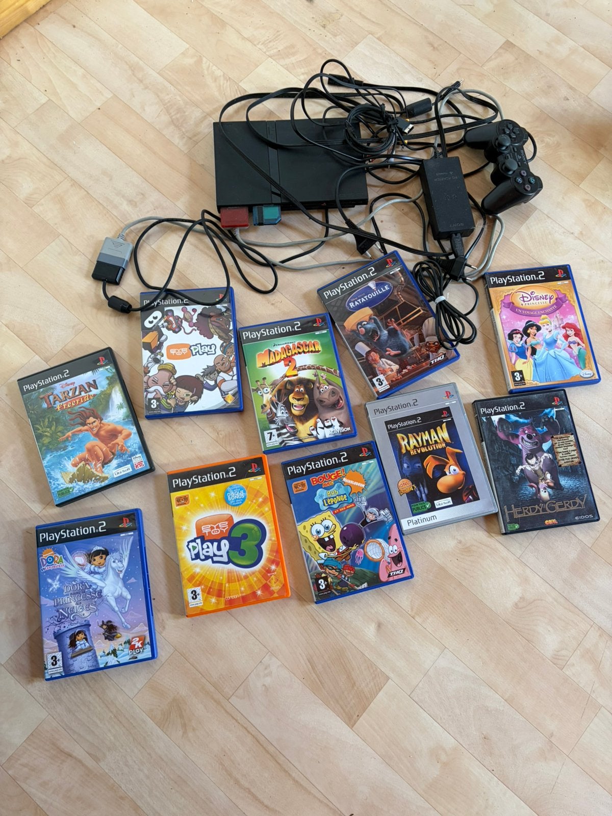 10 jeux sony Ps2 + console, Enlèvement