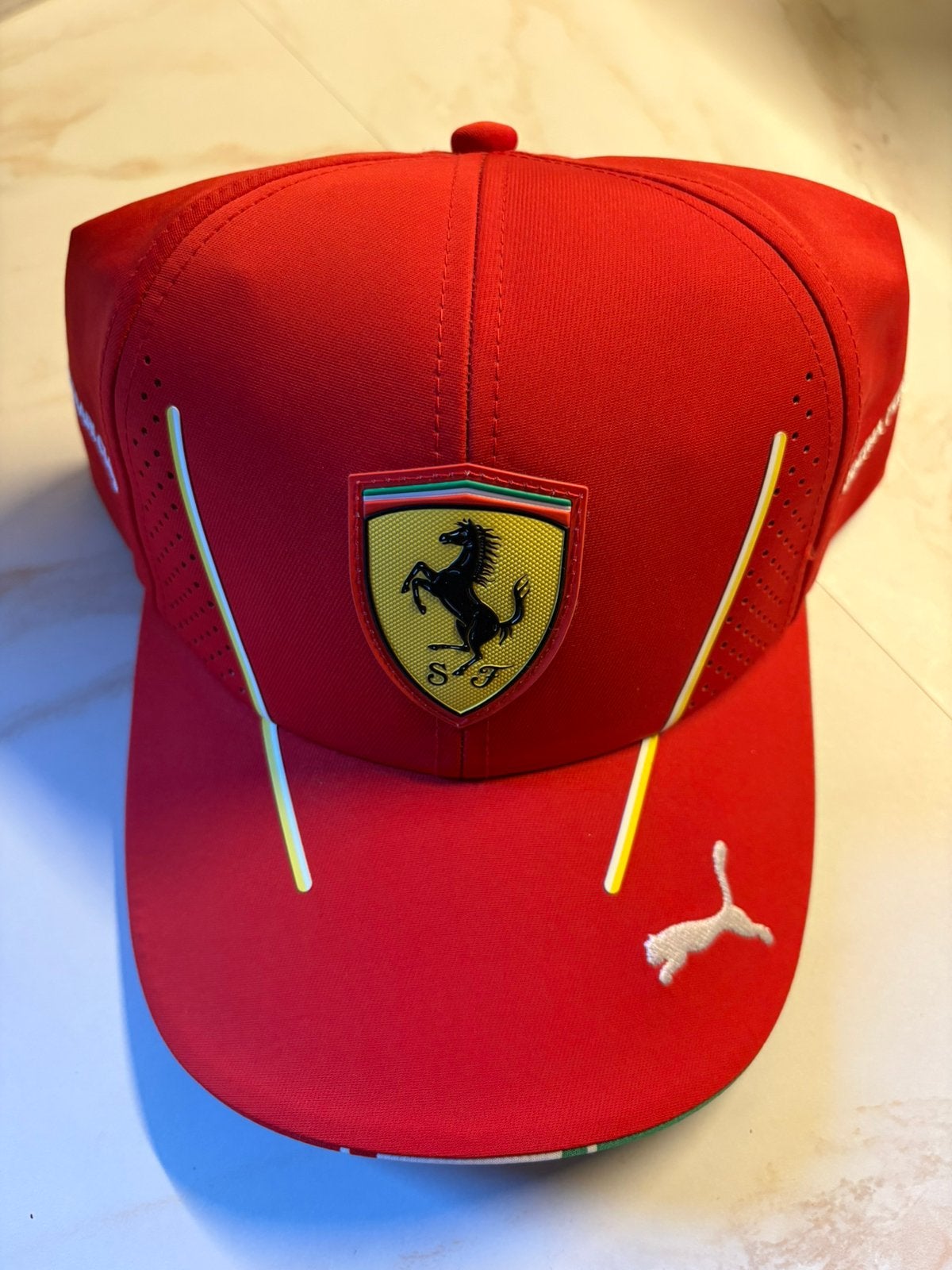 Casqiette ferrari exclusive pro athlete neuve, Vêtements | Hommes, Chapeaux & Casquettes, Enlèvement, Comme neuf, Casquette