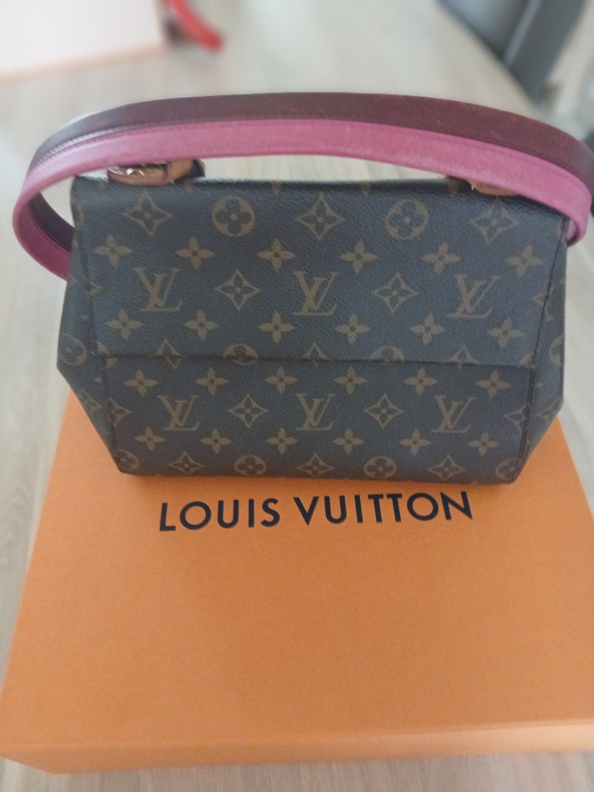louis vuitton, Bijoux, Sacs & Beauté, Trousses de toilette, Enlèvement