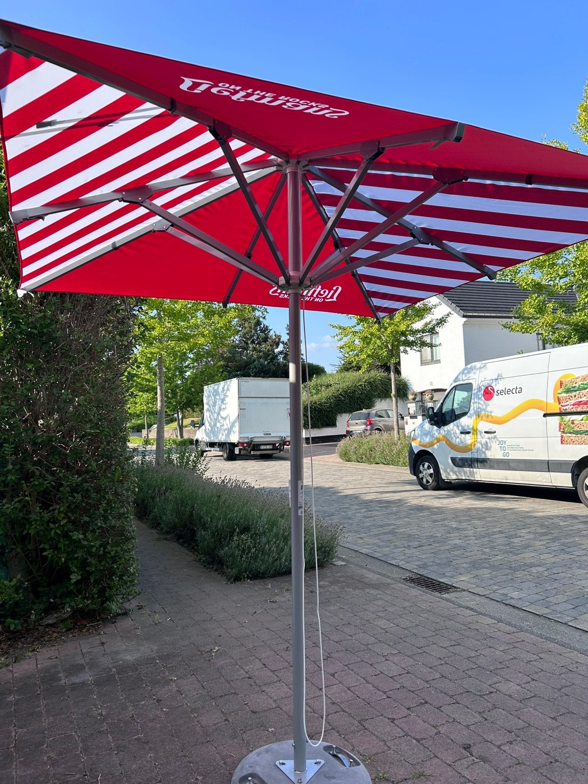 Professionele horeca parasol  – stevig -inclusief zware voet, Tuin en Terras, Parasols, Ophalen, Zo goed als nieuw, 3 tot 4 meter