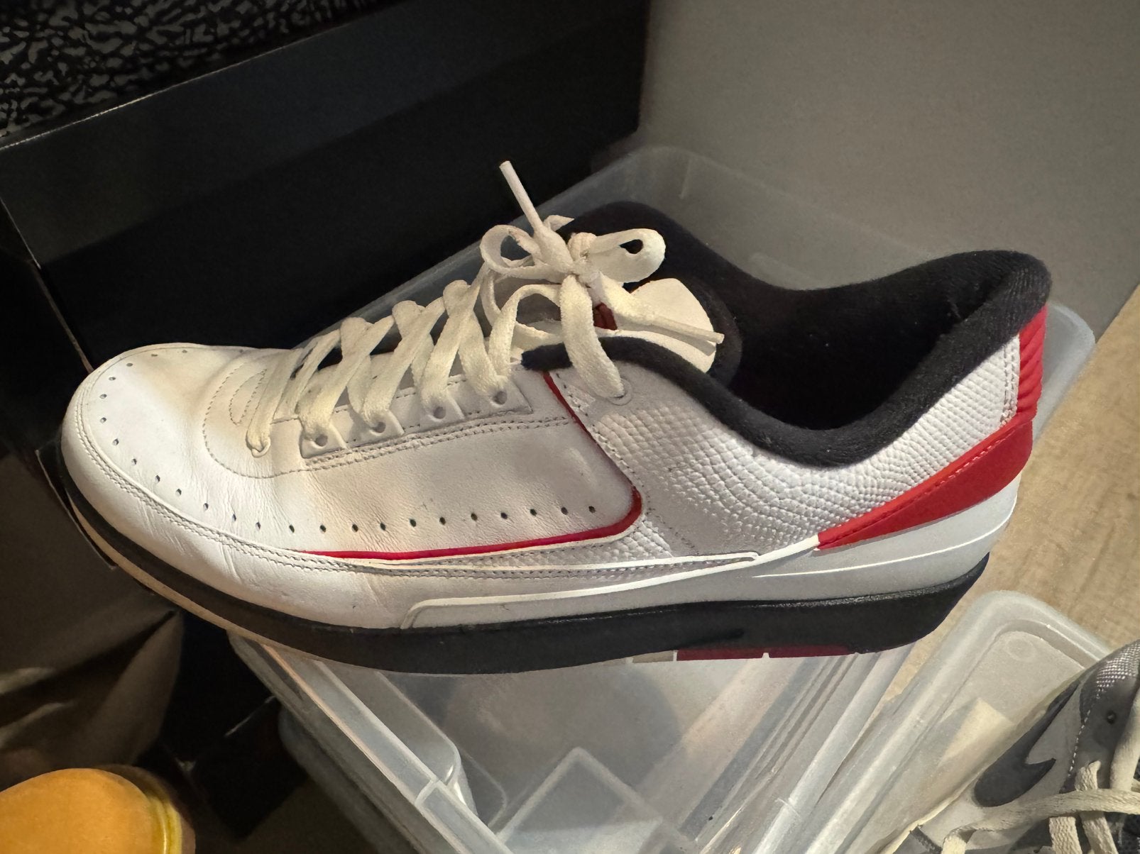 Jordan 2 Chicago maat 13, Enlèvement