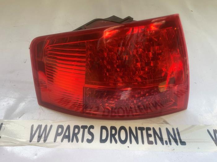 Achterlicht links van een Audi A8, Gebruikt, -, -, -