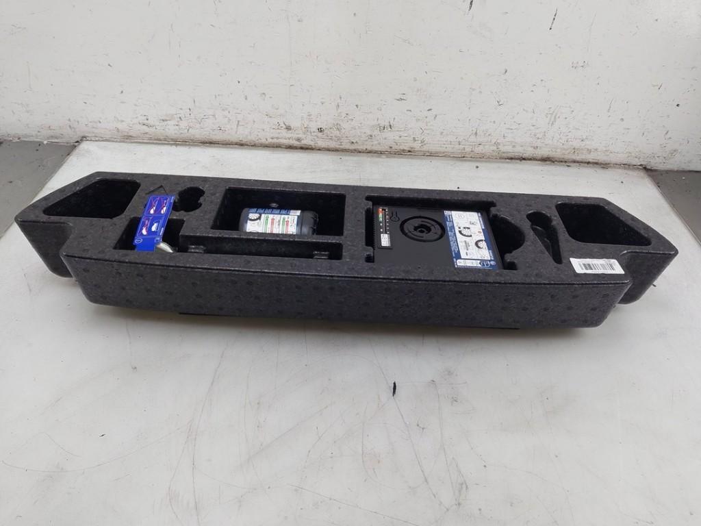 DIVERS Banden reparatieset EX40 (XZ) (|32340090|32398816|), Info@volvocars.com, Volvo Car Germany GmbH, Siegburger Straße 229
50679  Köln, DE