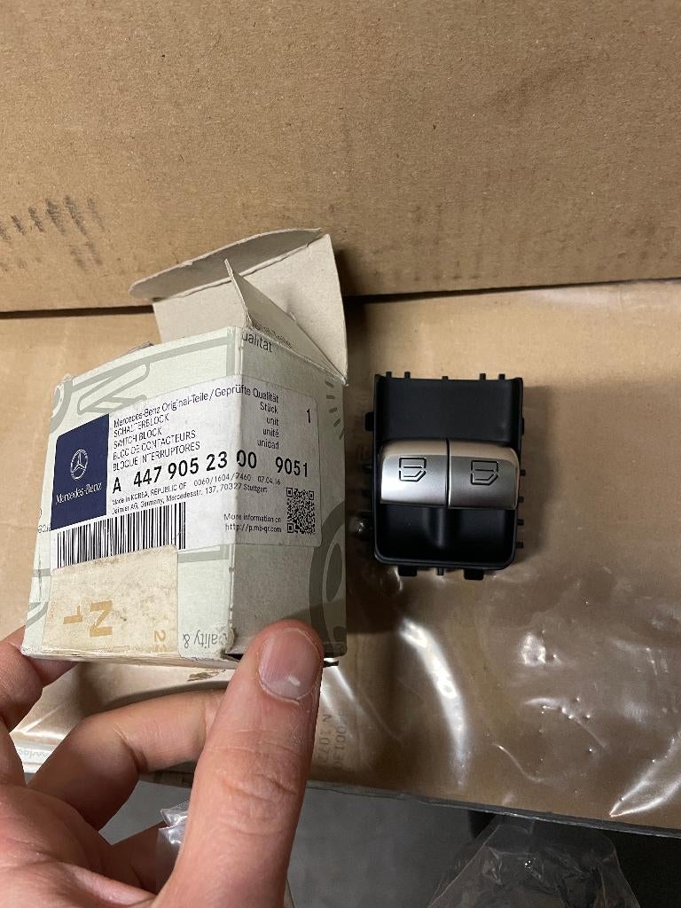 Mercedes vito schakelaar elektrische ruiten a4479052300, Ophalen of Verzenden, Nieuw, Mercedes-Benz
