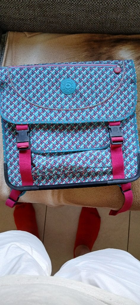 kipling boekentas, Ophalen