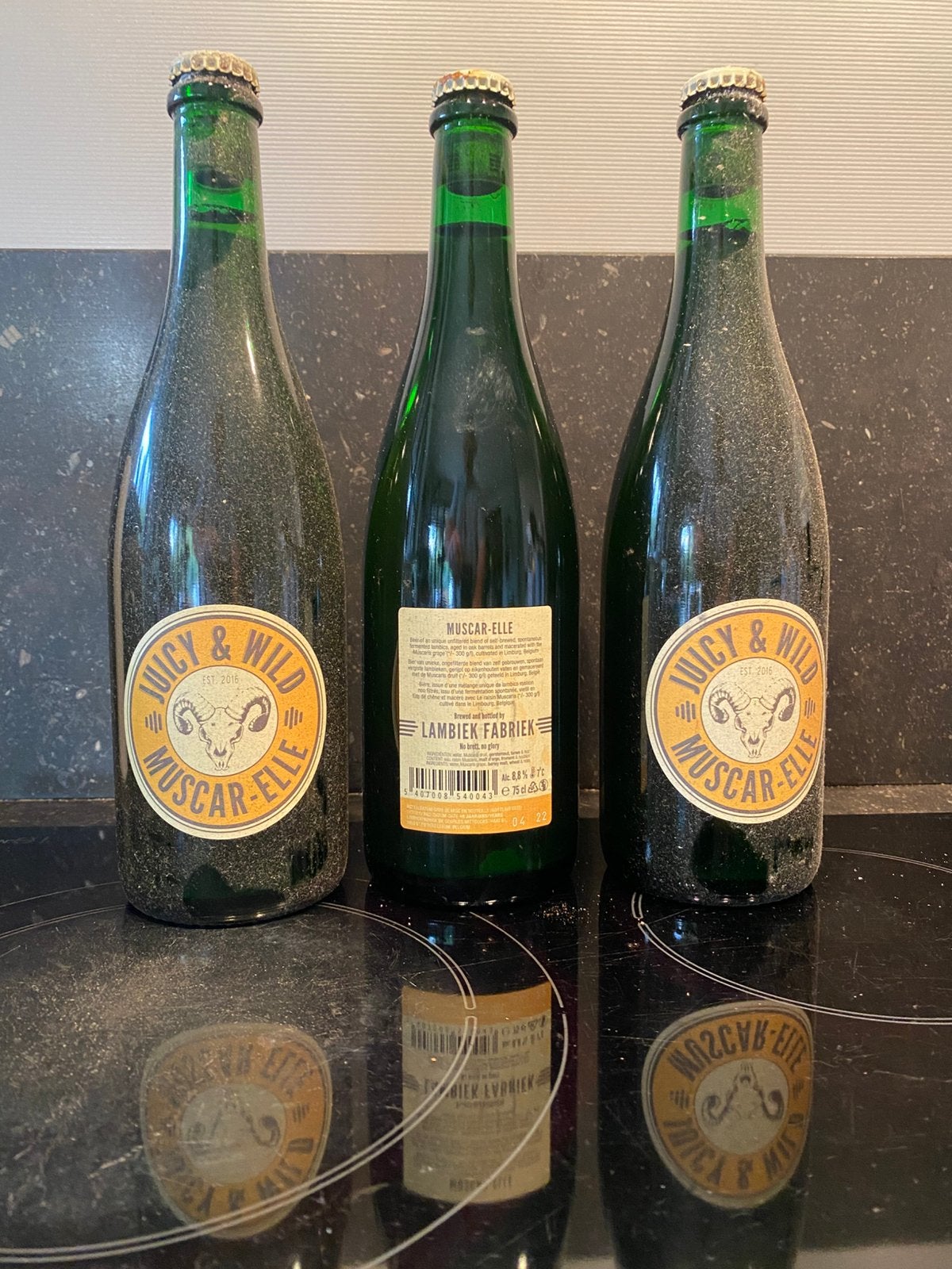 LAMBIEK FABRIEK juicy&wild muscar-elle  75 cl, Ophalen of Verzenden