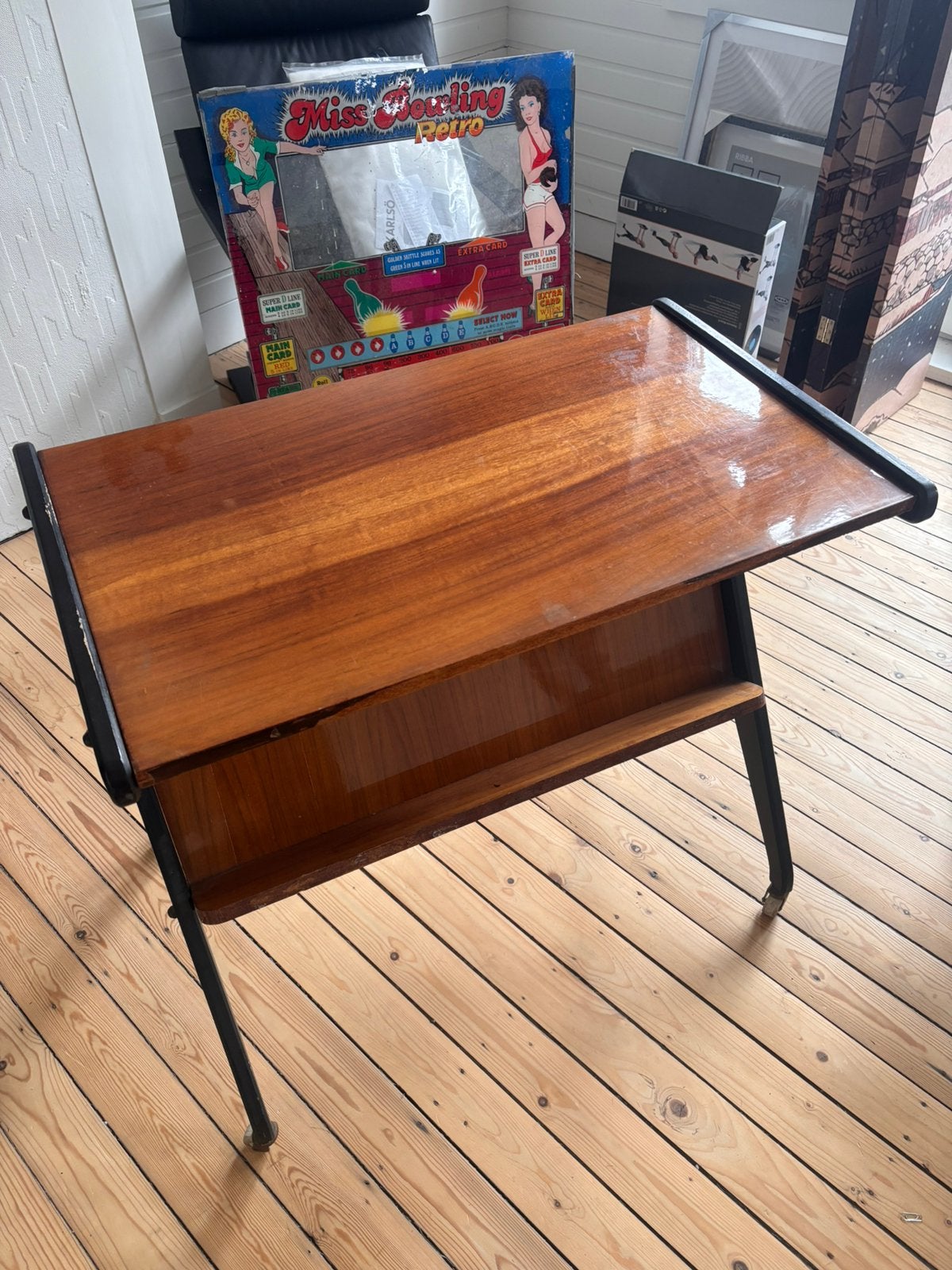 Mid century Design/TV-tafel /roltafel, Ophalen, Gebruikt