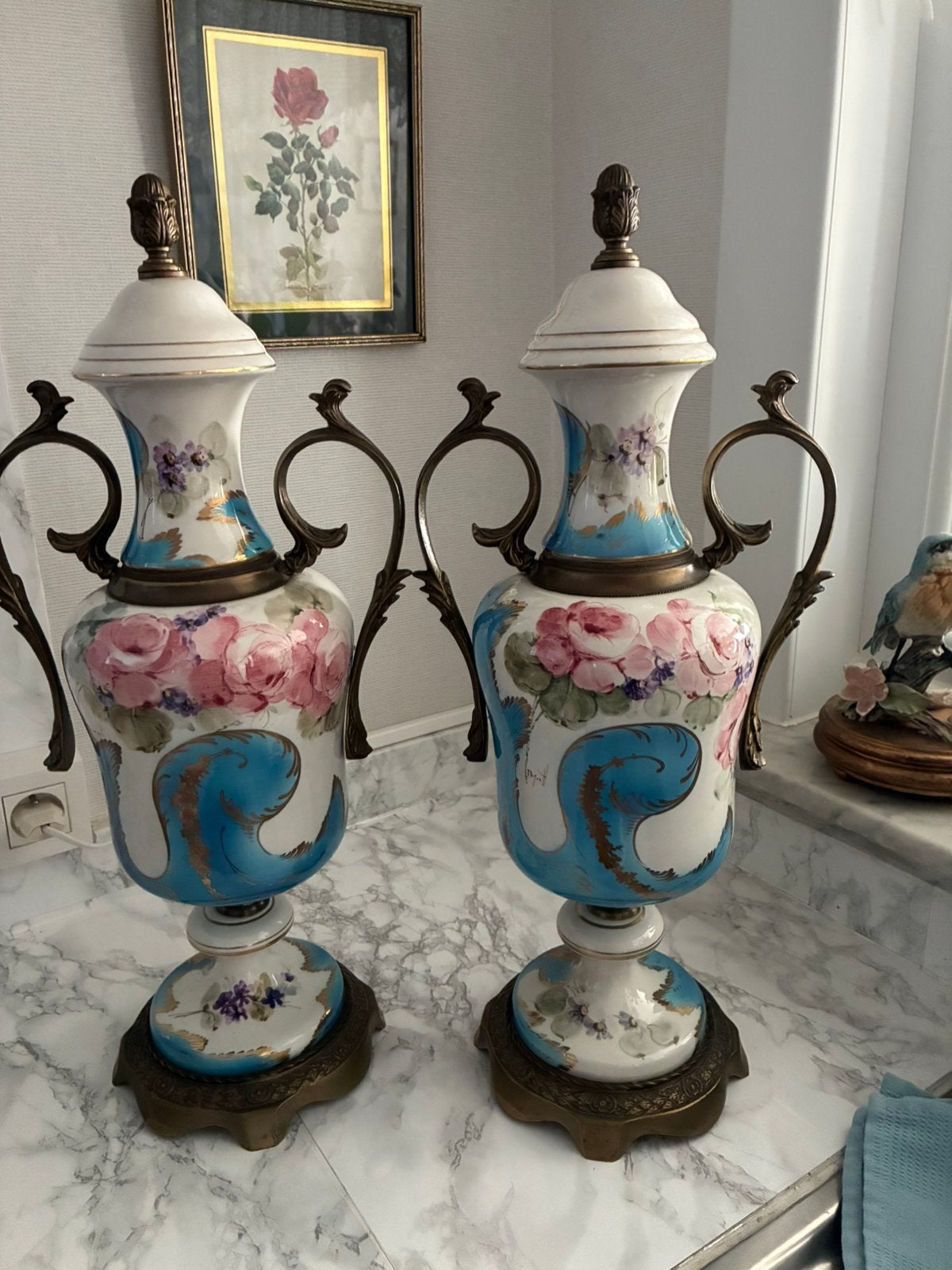 2 antieke vazen met bronzen afwerking, Ophalen