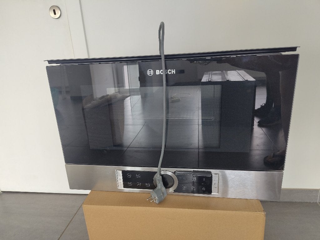 Bosch BFR634GS1 Serie 8 Inbouwmicrogolfoven defect, Elektronische apparatuur, Microgolfovens, Gebruikt, Inbouw, Microgolfoven