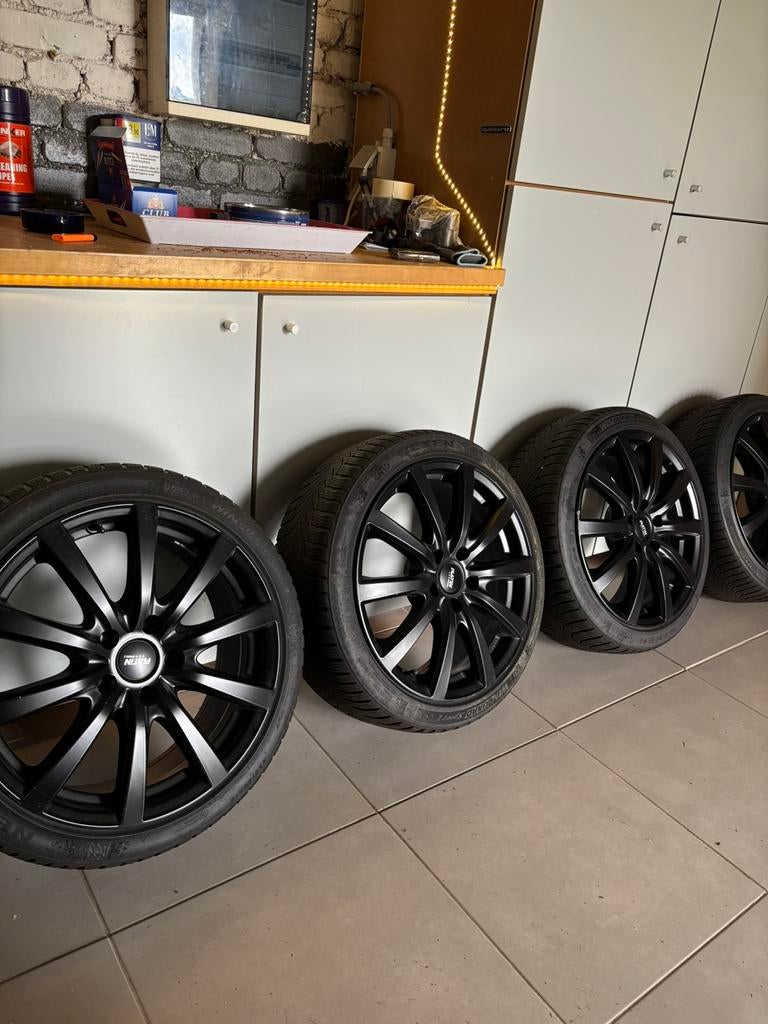 Jantes 18p 5x114.3 hyundai kit hiver, Autos : Pièces & Accessoires, Enlèvement, Pneu(s)