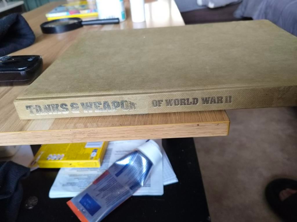 Wapens tijdens WO II, Ophalen, Landmacht, Boek of Tijdschrift