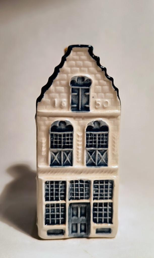 KLM 15, Voorstraat 282 Dordrecht, De Rozijnkorf, Ophalen