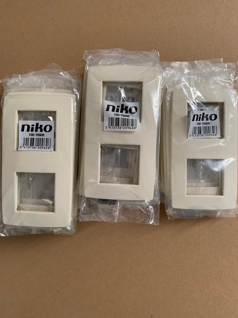 Installatiemateriaal Niko cream, Ophalen, Nieuw, Stopcontact
