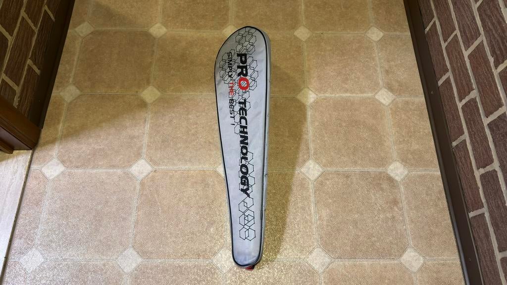 Volledige badminton set! 2 rackets, 2 pluimen + beschermtas!, Enlèvement ou Envoi, Comme neuf, Raquette(s)