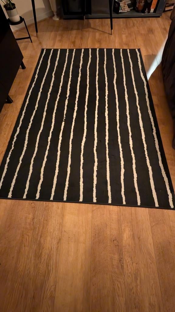 Tapis Ikea Görlöse, Enlèvement