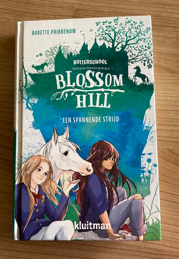 Blossom Hill ruiterschool - Een spannende strijd, Enlèvement ou Envoi, Fiction, Babette Pribbenow, Comme neuf