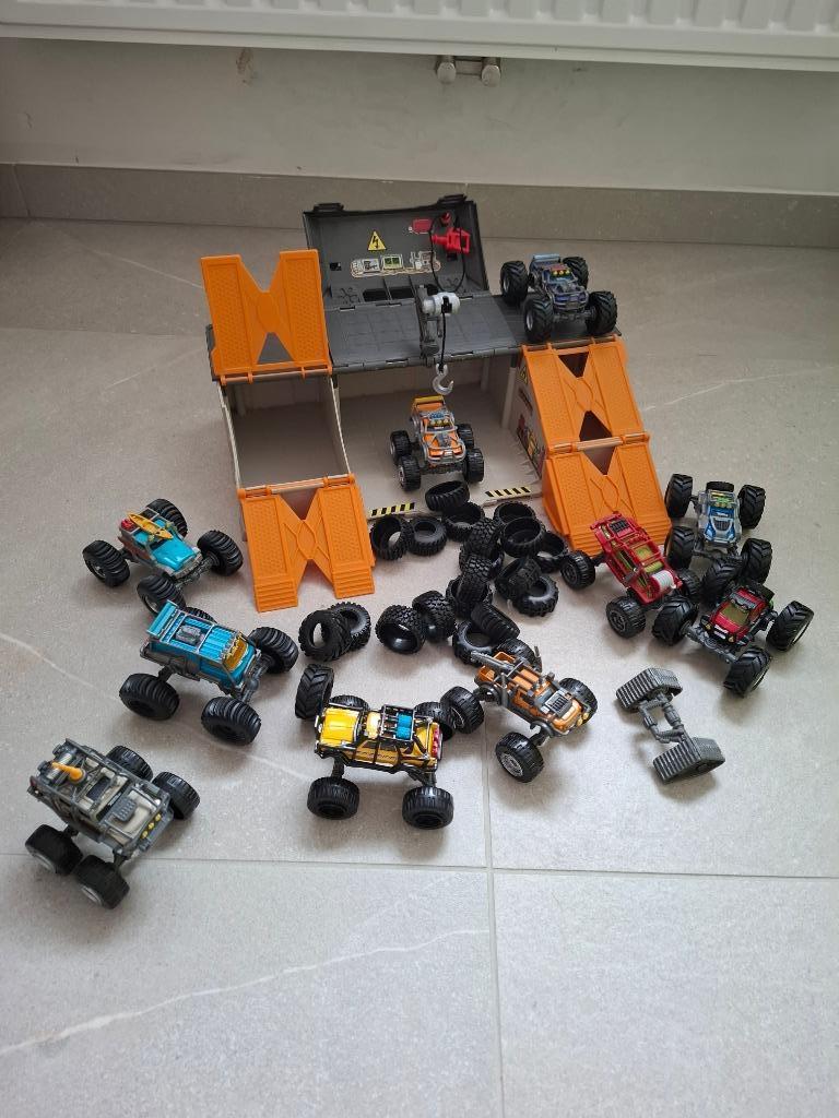 tonka garage en 10 auto's, Kinderen en Baby's, Speelgoed |Speelgoedvoertuigen, Ophalen, Gebruikt