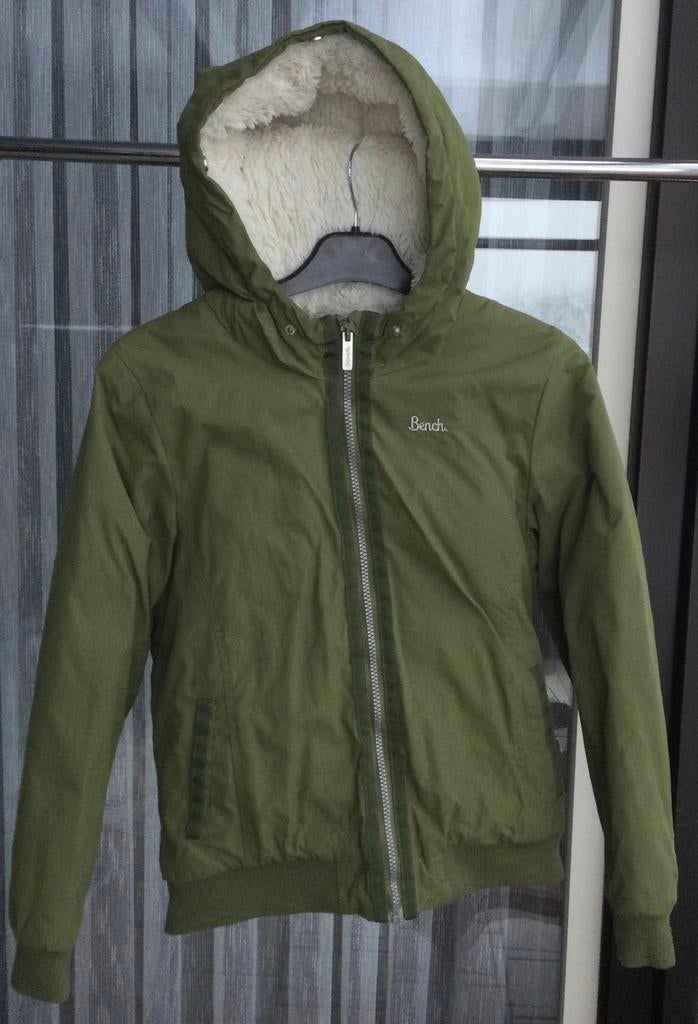 Groene winterjas met wol voor meisjes - BENCH - maat 152, Ophalen, Meisje, Bench, Zo goed als nieuw