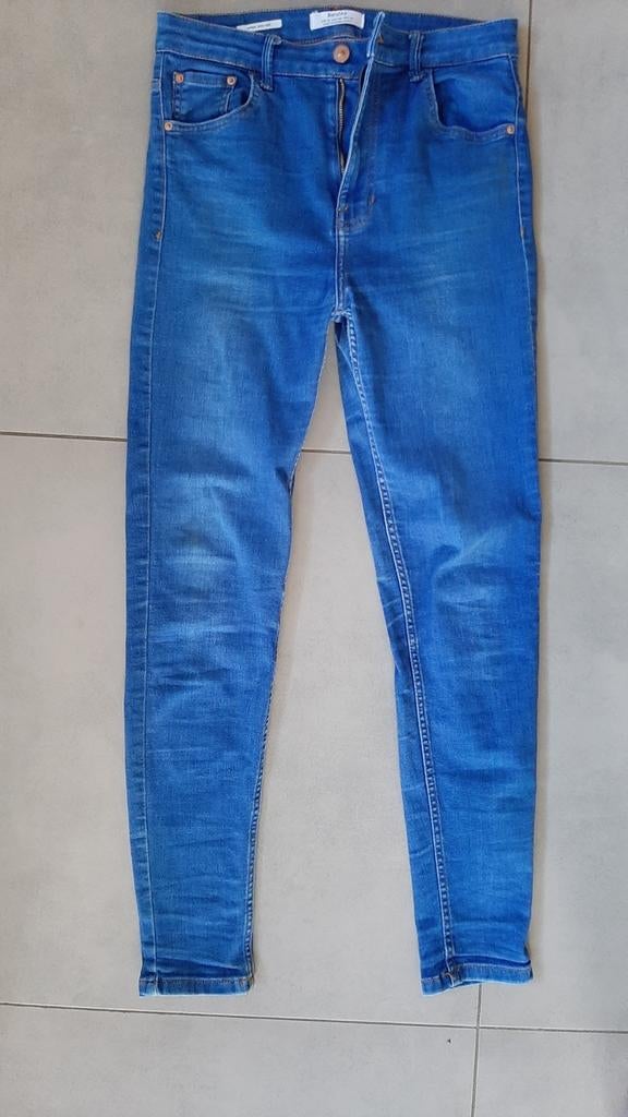 Jean bleu Bershka t. 40 skinny high rise, Enlèvement ou Envoi, Comme neuf, Bleu