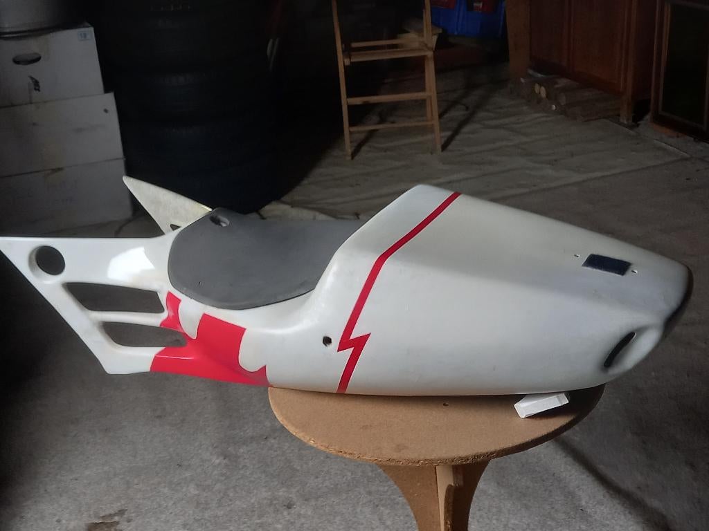 polyester race zadel, Motoren, Ophalen, Gebruikt