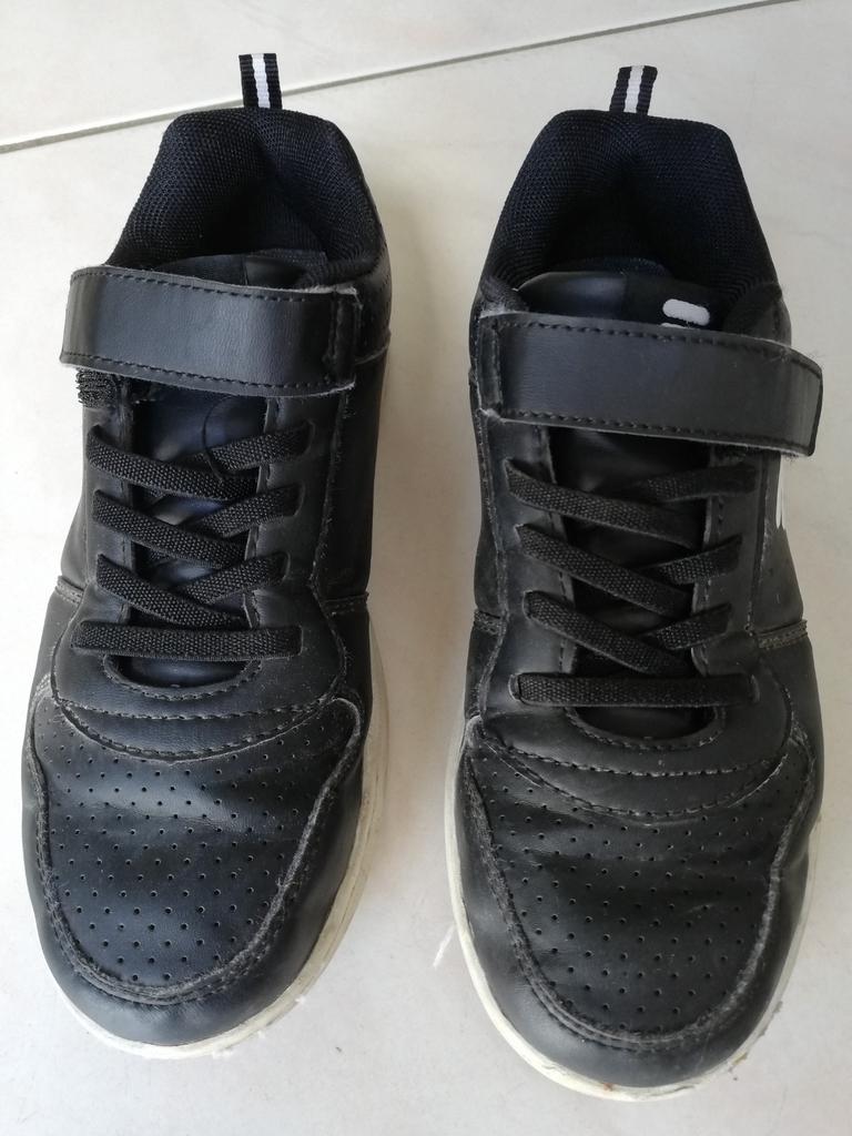 Sneakers Fila en cuir noir pointure 34, Enlèvement ou Envoi, Comme neuf