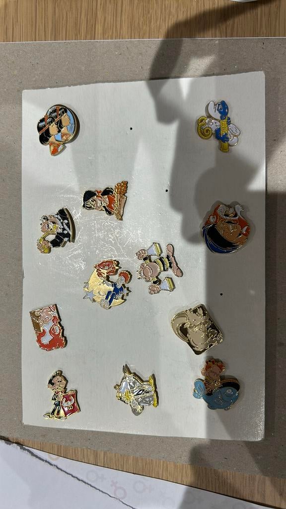 12 Pins horoscoop yoko tsuno smurf toenga .., Verzamelen, Ophalen of Verzenden, Zo goed als nieuw