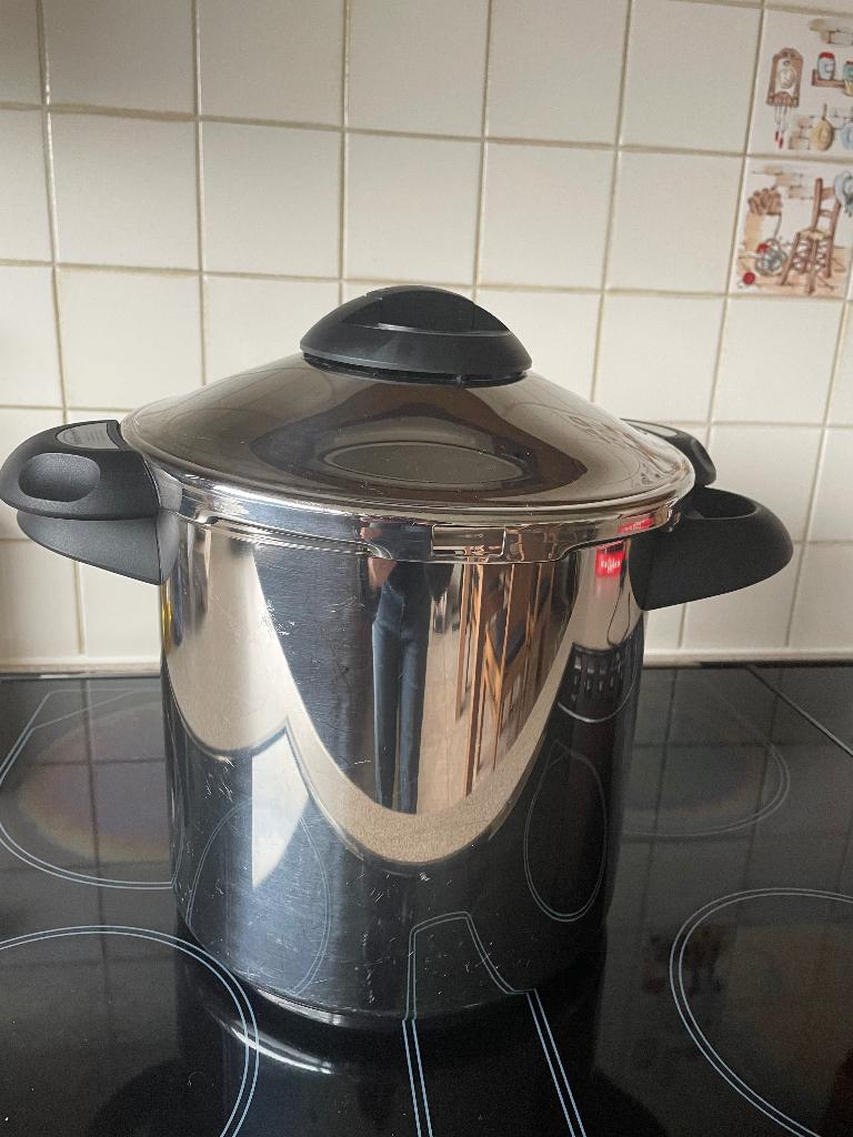 Demeyere snelkookpan 8 liter, Huis en Inrichting, Inox, Gebruikt, Keramische plaat, Ophalen