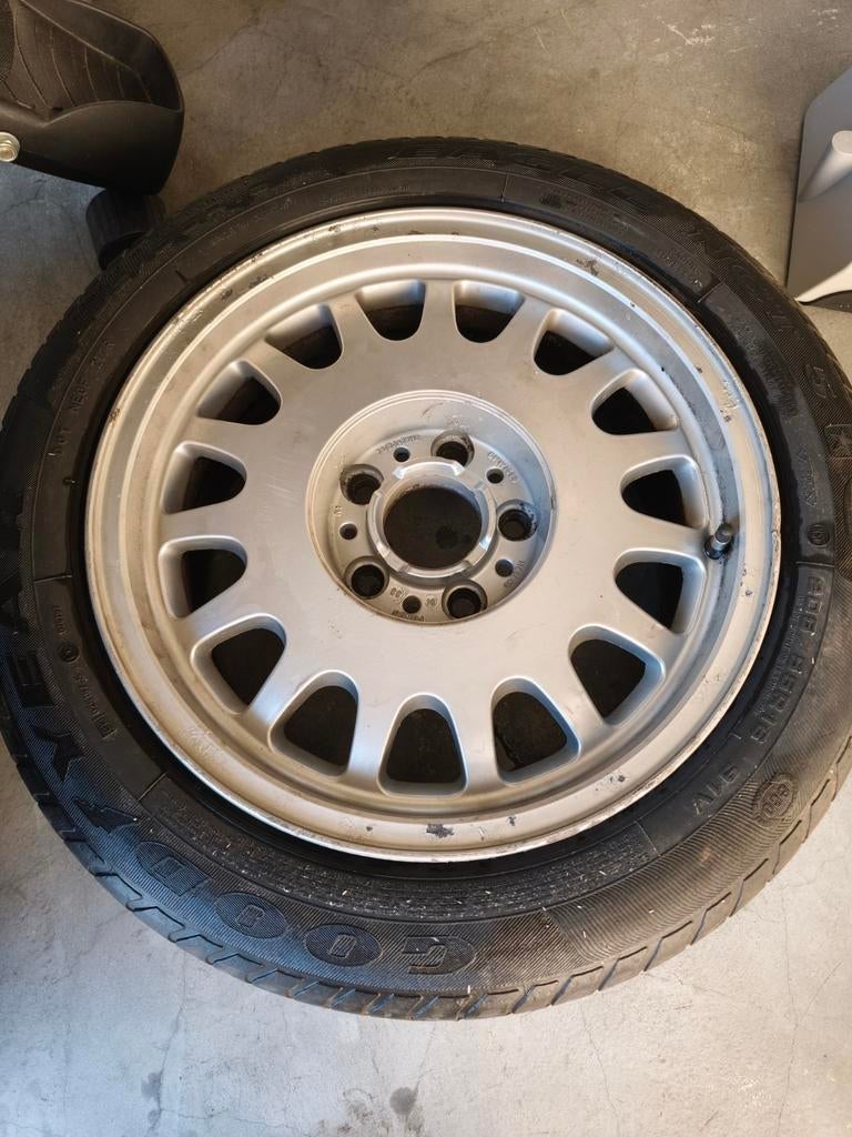 Pneus avec jantes. Idéal pour l'avoir comme réserve., Autos : Pièces & Accessoires, Enlèvement, Pneu(s)