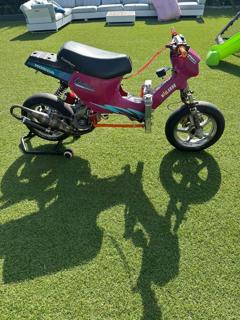 Honda wallaroo met aerox blok, Fietsen en Brommers, Ophalen, Zo goed als nieuw