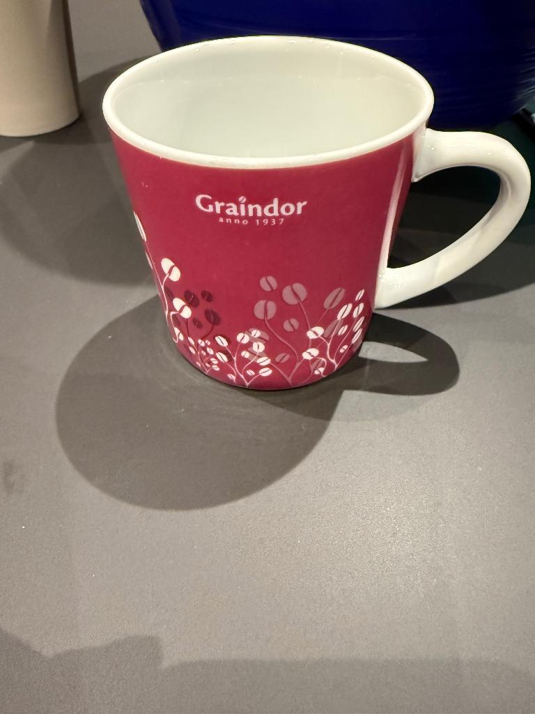 Tasse Graindor rose à motifs, Maison & Meubles, Cuisine | Vaisselle, Enlèvement ou Envoi, Neuf, Tasse(s) et/ou soucoupe(s)