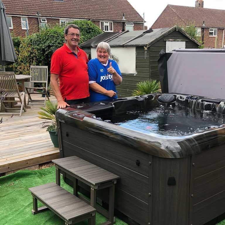 nieuwe jacuzzi, gratis levering installatie en accessoires, Tuin en Terras, Ophalen, Nieuw