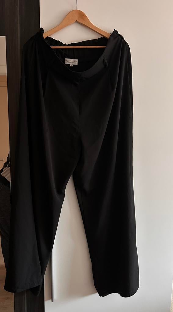 Geklede broek met rek, Enlèvement, Comme neuf