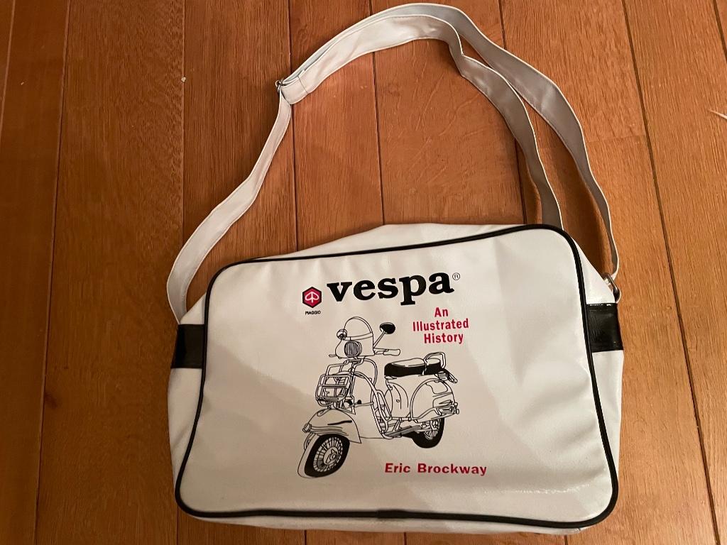 Vespa schoudertas, Handtassen en Accessoires, Tassen | Schoudertassen, Gebruikt, Overige merken, Wit, Ophalen of Verzenden